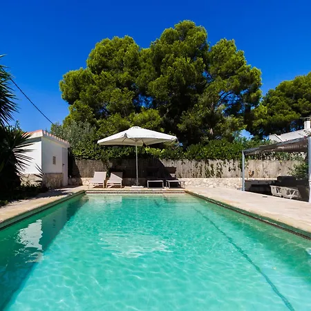 Innouthome Familiar Con Piscina Privada Numero U فيلة