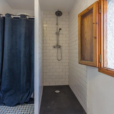 Innouthome Familiar Con Piscina Privada Numero U * لاميتّيا ذي مار
